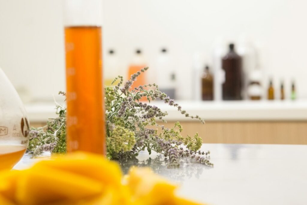 Produits cosmétiques illustrant la première phase de Tarkhiss